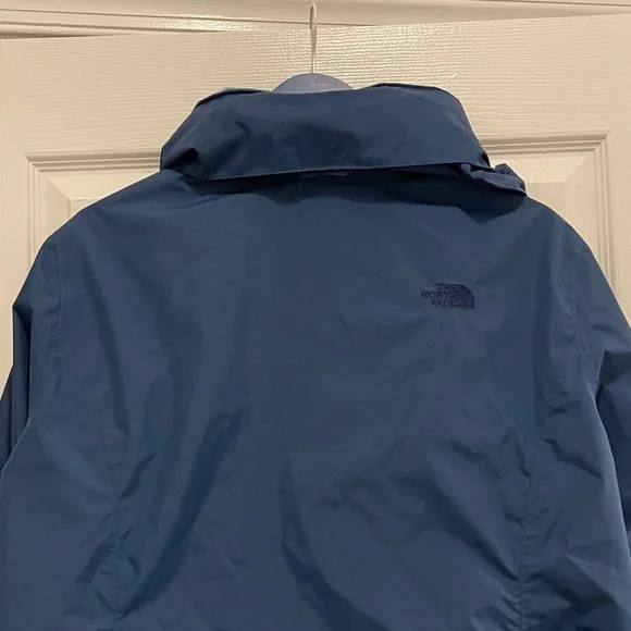 The North Face Blue Outdoor Jacket. - Picture 11 of 12